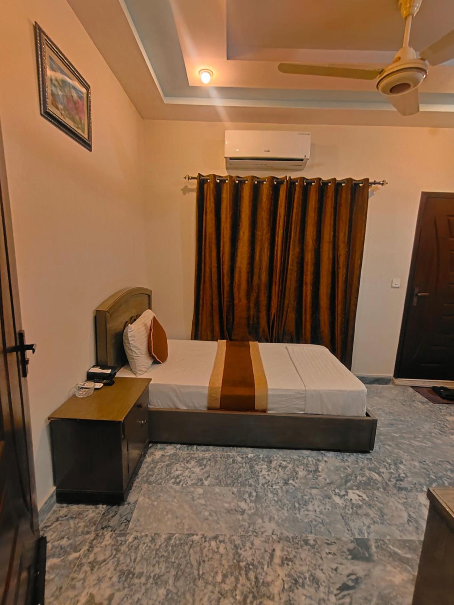 Hotel Park View Lahore Extérieur photo